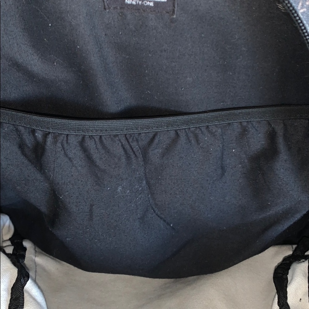Volcom backpack - Picture 3 of 3